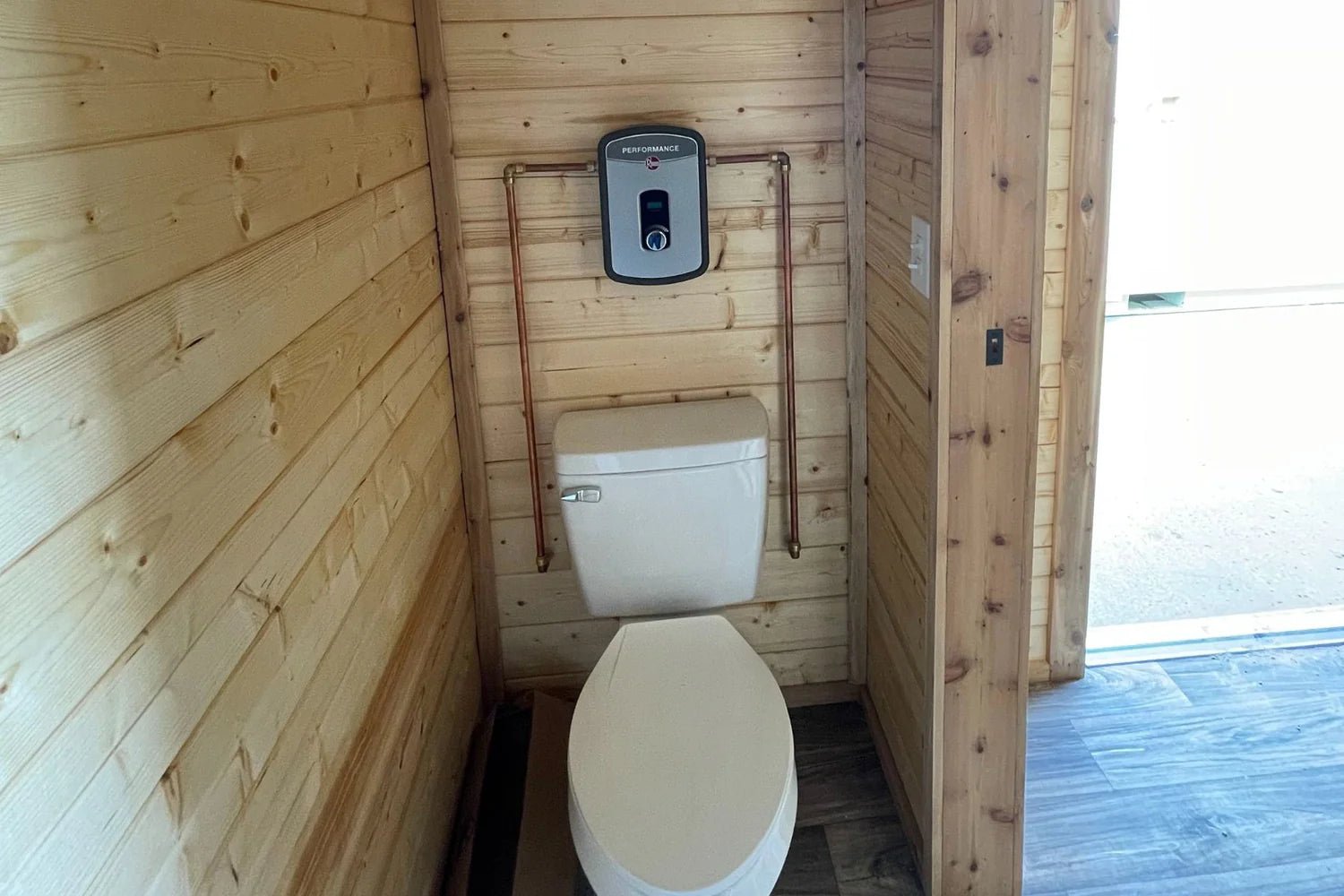20ft retreat cabin shipping container (20strcbn) 20ft retreat cabin shipping container (20strcbn)