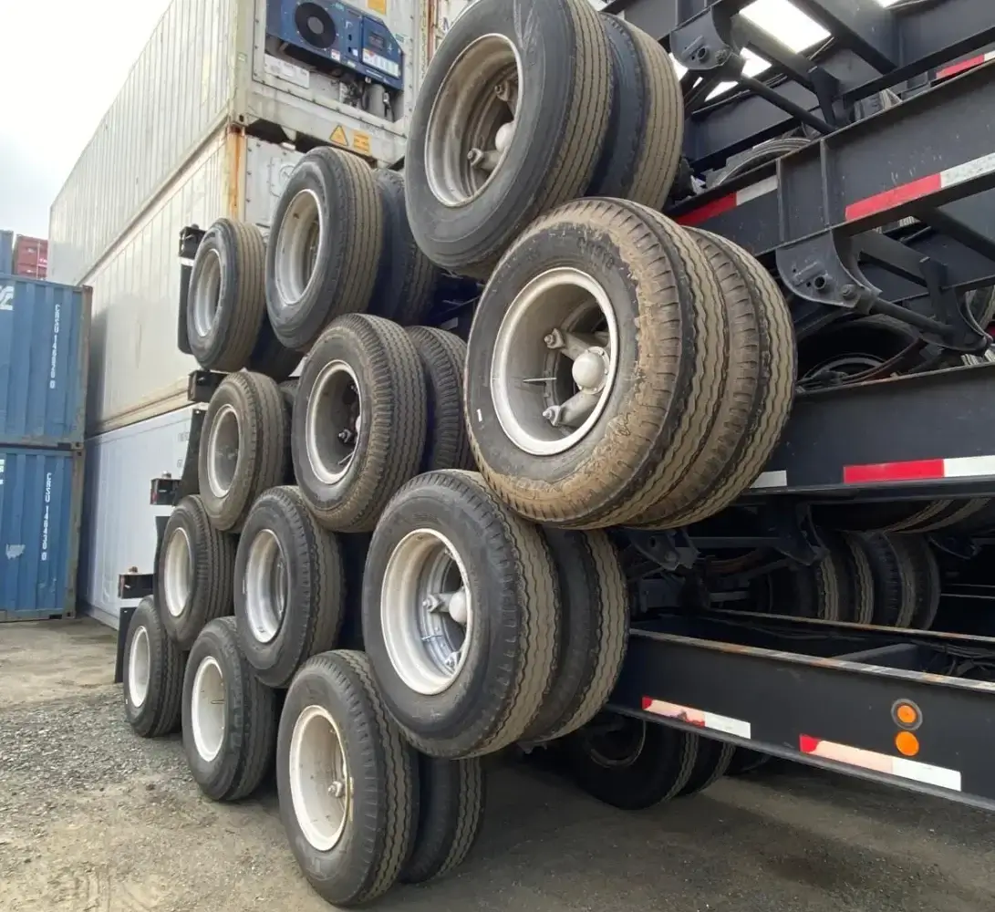 20ft tri axle chassis trailer side view2 20ft tri axle chassis trailer side view2