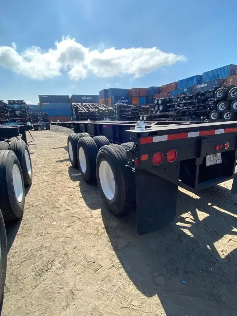 40 foot tri axle chassis trailers rear view.webp 40 foot tri axle chassis trailers rear view.webp