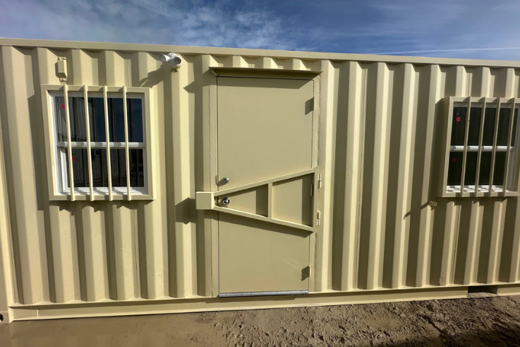 40ft mobile office shipping container with storage (18/22) (40stmos1822) 40ft mobile office shipping container with storage (18/22) (40stmos1822)