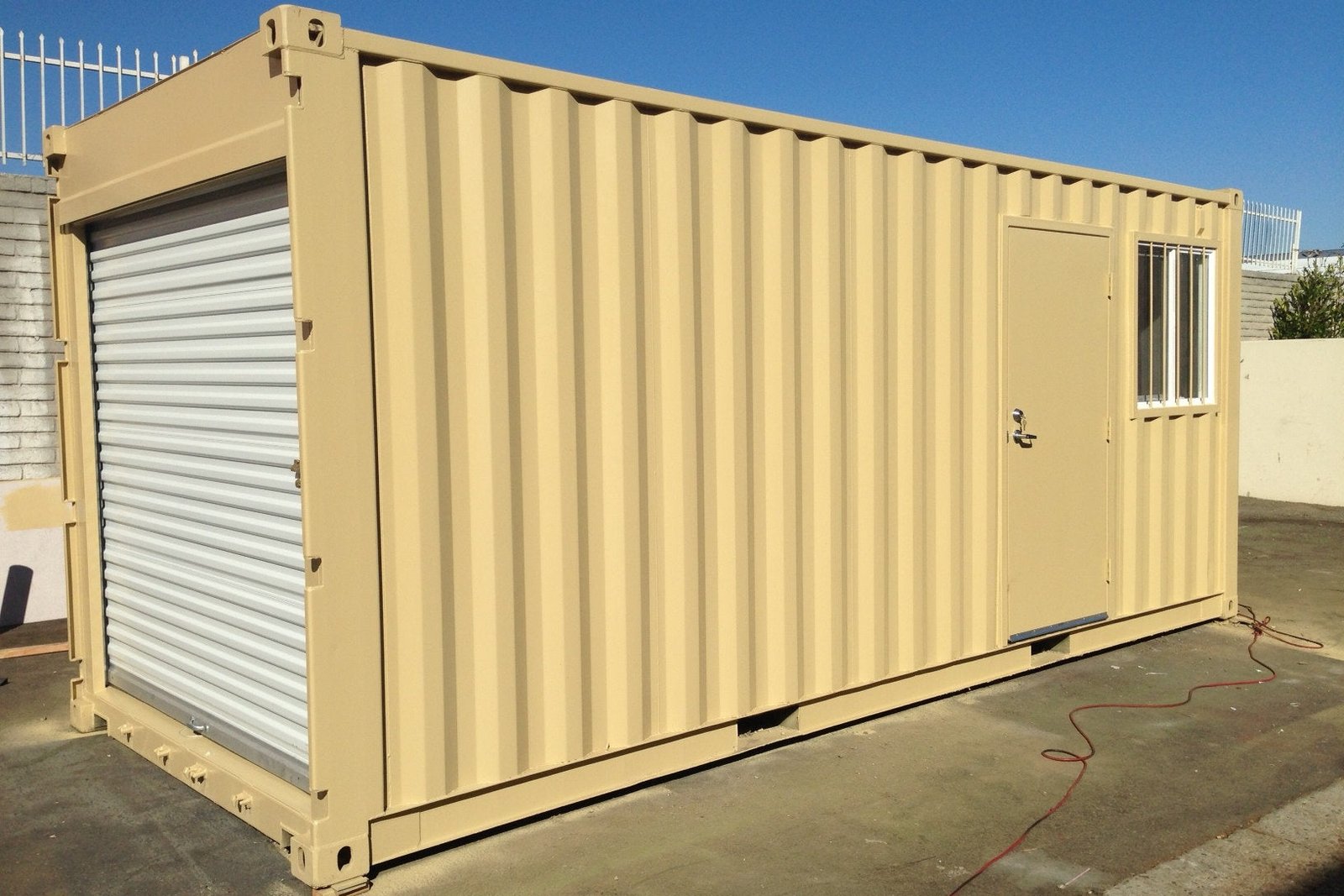 rollupdooronshippingcontainer d3085158 2cab 4e70 a648 792cede187eb.jpg rollupdooronshippingcontainer d3085158 2cab 4e70 a648 792cede187eb.jpg