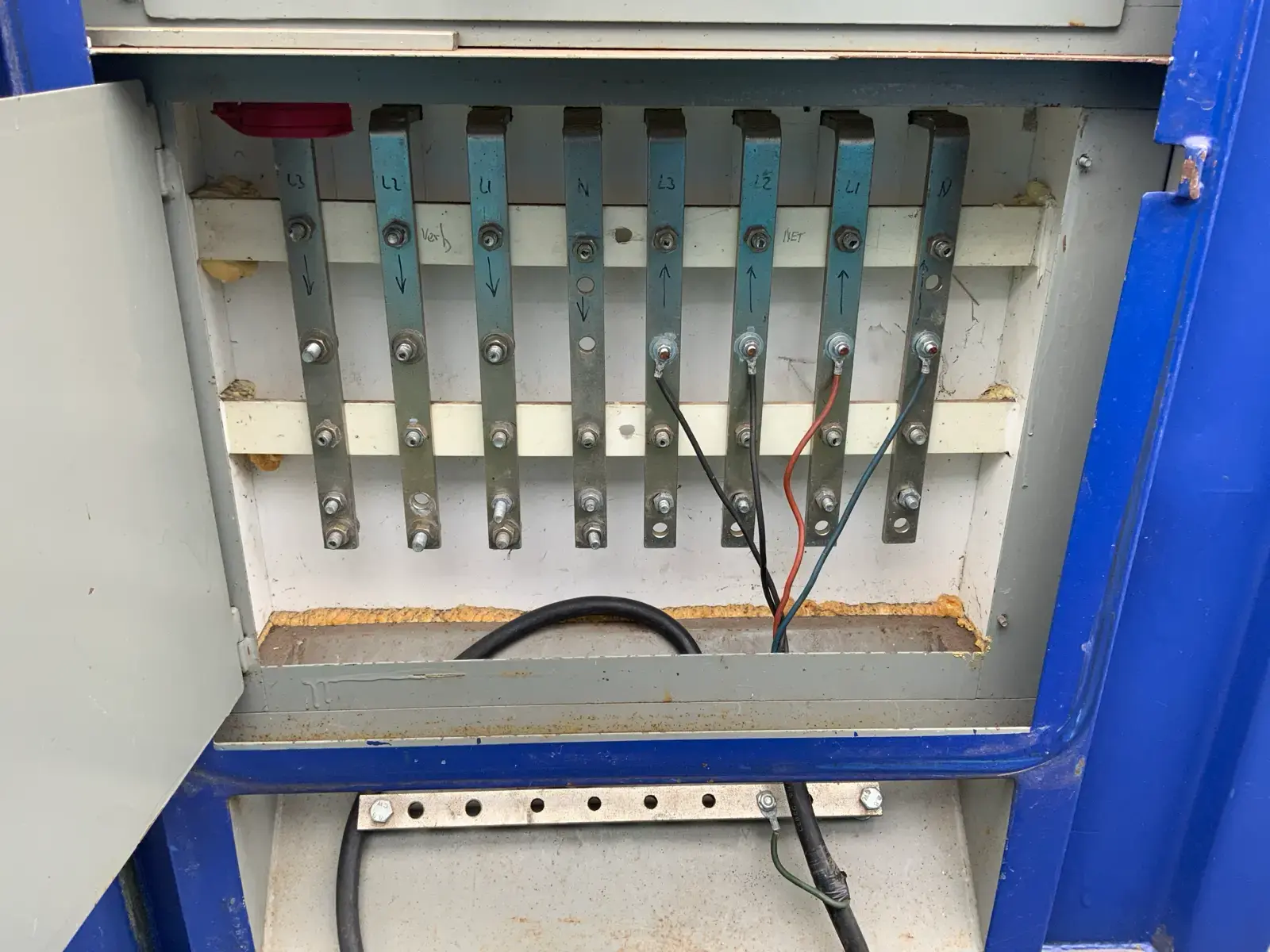 1991 cummens containerized emergency generator (used) watch the video 1991 cummens containerized emergency generator (used) watch the video