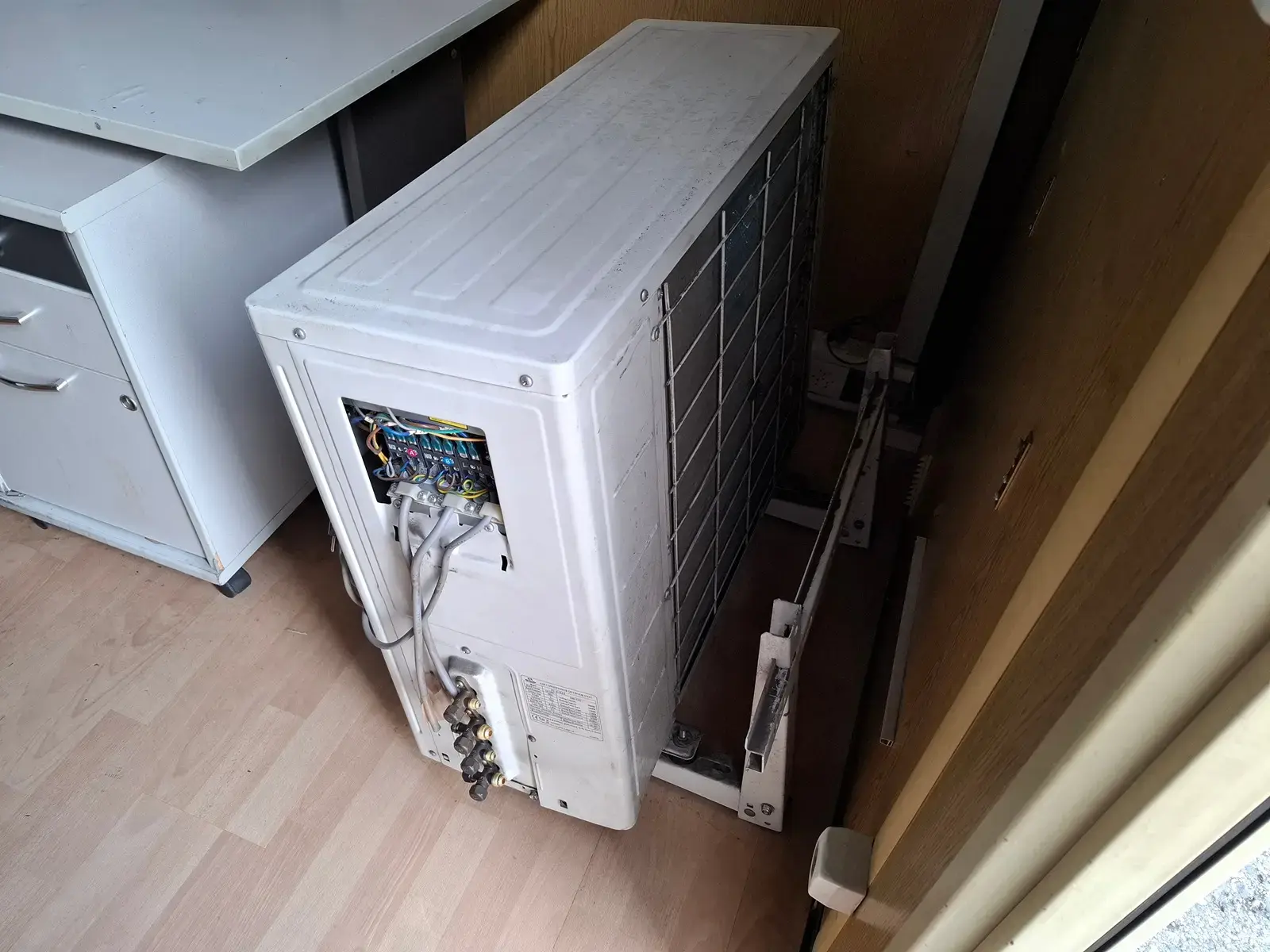 1991 cummens containerized emergency generator (used) watch the video 1991 cummens containerized emergency generator (used) watch the video
