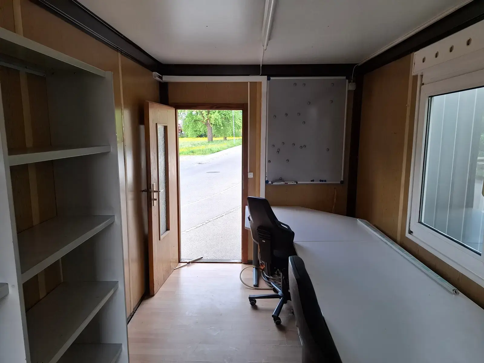 1991 cummens containerized emergency generator (used) watch the video 1991 cummens containerized emergency generator (used) watch the video