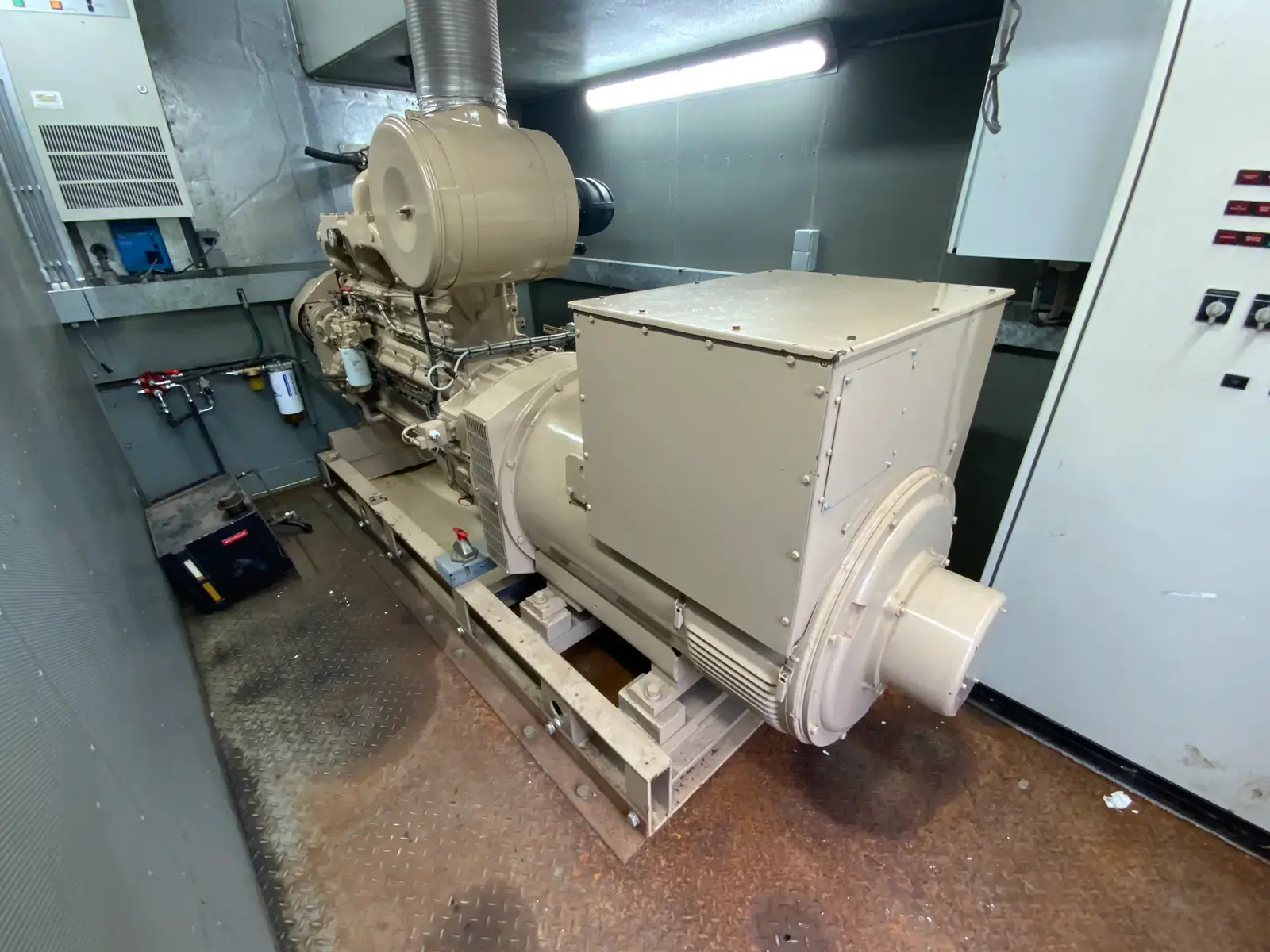1991 cummens containerized emergency generator (used) watch the video 1991 cummens containerized emergency generator (used) watch the video