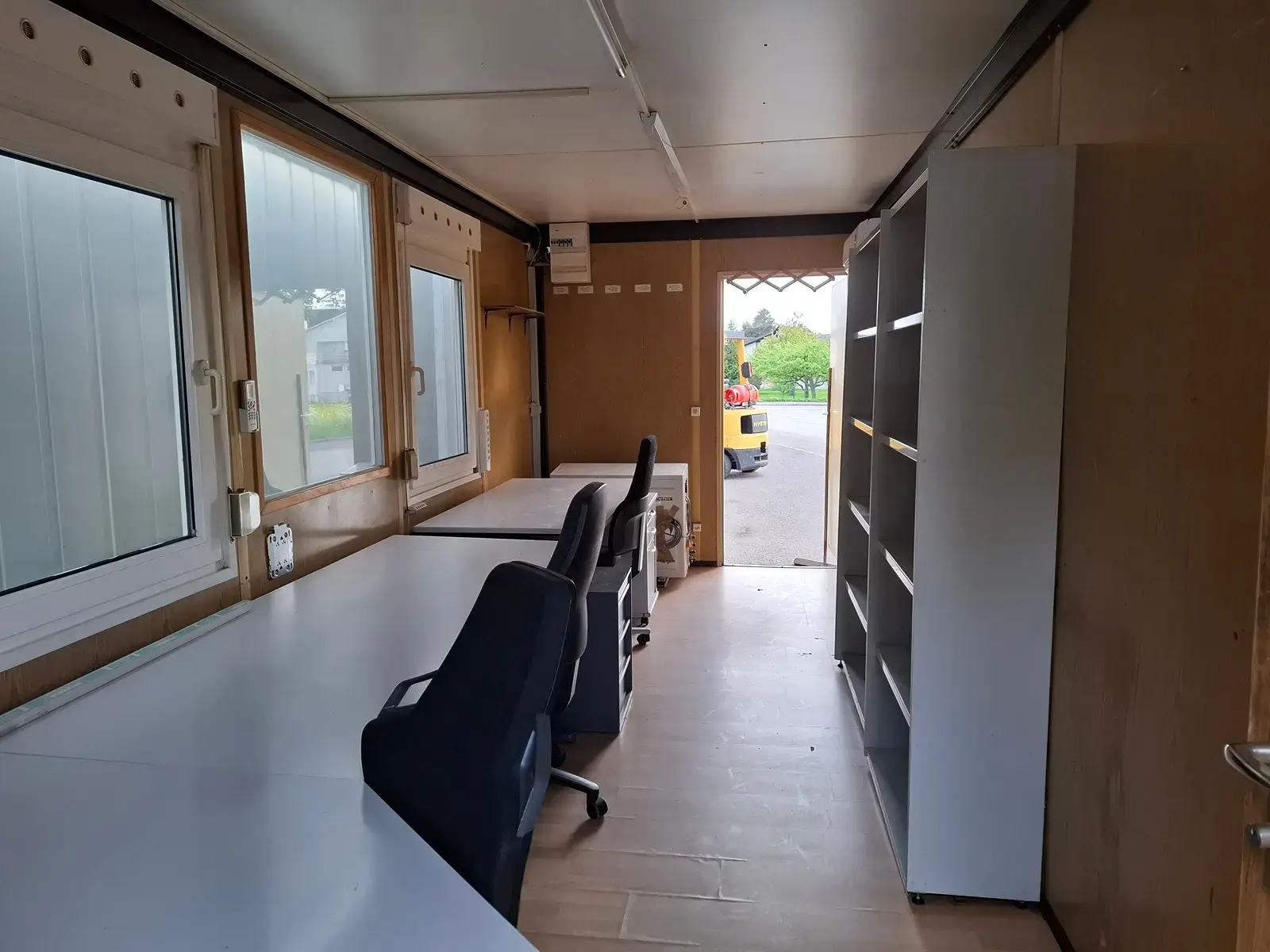1991 cummens containerized emergency generator (used) watch the video 1991 cummens containerized emergency generator (used) watch the video