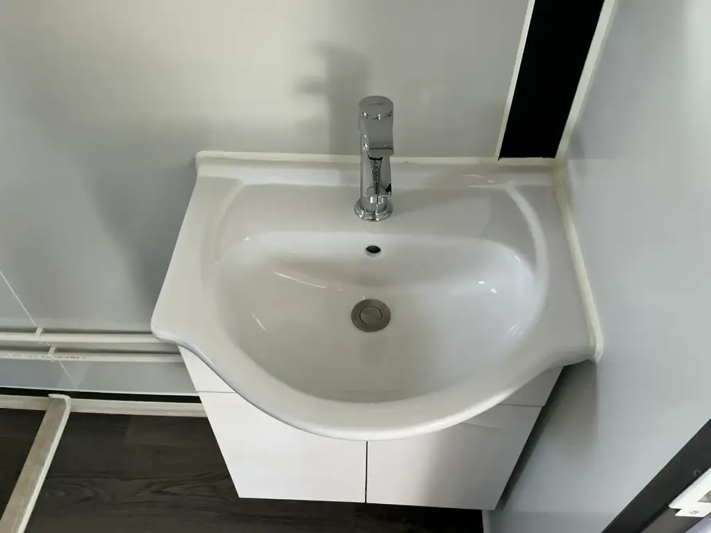 mobile living unit / tiny home with bathroom mobile living unit / tiny home with bathroom