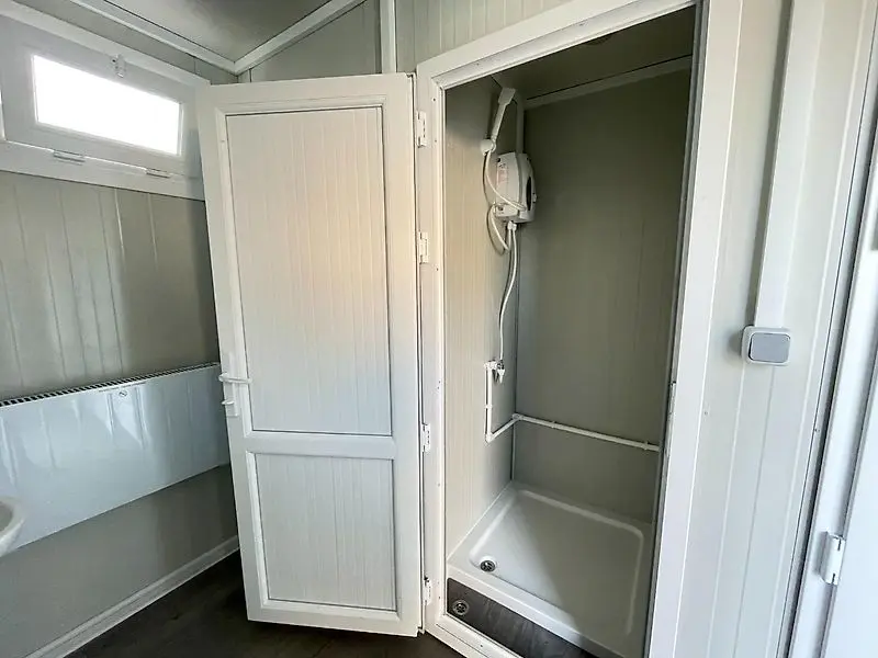 sanitary container, 6 units (shower + sink) | shower container 240 x 600, new sanitary container, 6 units (shower + sink) | shower container 240 x 600, new