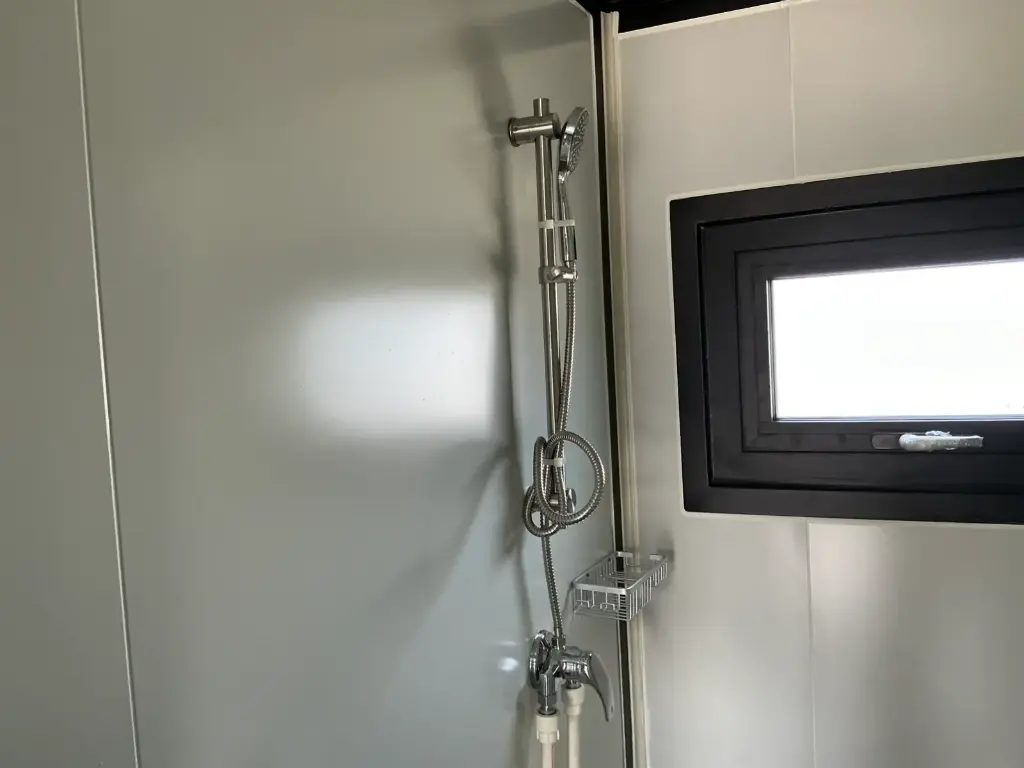 mobile living unit / tiny home with bathroom mobile living unit / tiny home with bathroom