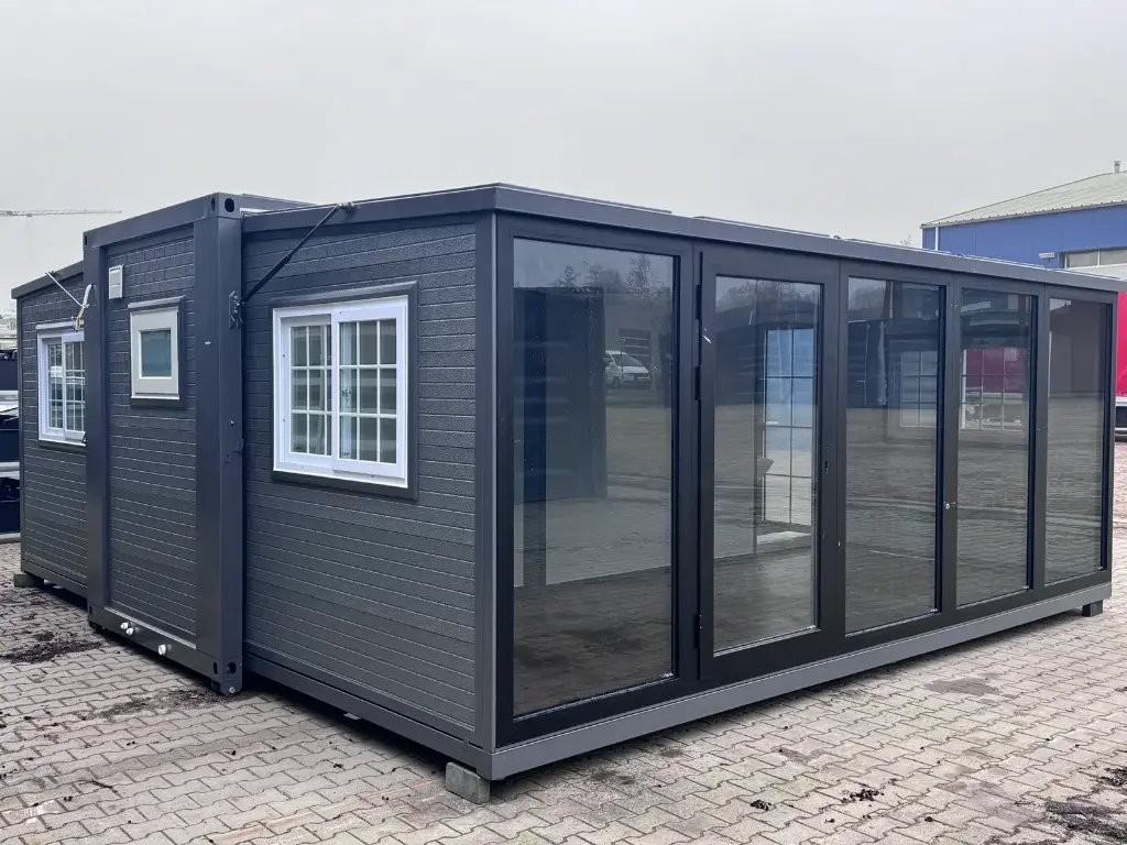 mobile living unit / tiny home / chalet with 2 bedrooms + kitchen mobile living unit / tiny home / chalet with 2 bedrooms + kitchen