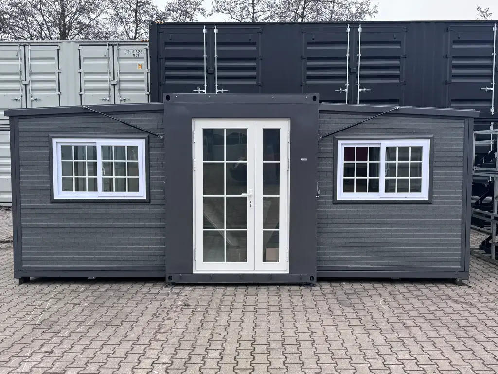 mobile living unit / tiny home / chalet with 2 bedrooms + kitchen mobile living unit / tiny home / chalet with 2 bedrooms + kitchen