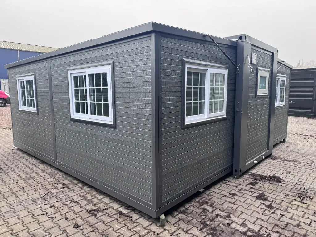 mobile living unit / tiny home / chalet with 2 bedrooms + kitchen mobile living unit / tiny home / chalet with 2 bedrooms + kitchen