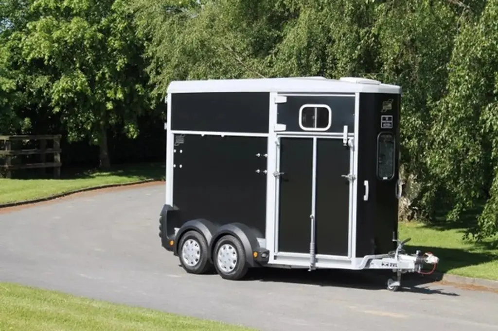 horsebox – ifor williams – hb 511 diagonal – new horsebox – ifor williams – hb 511 diagonal – new
