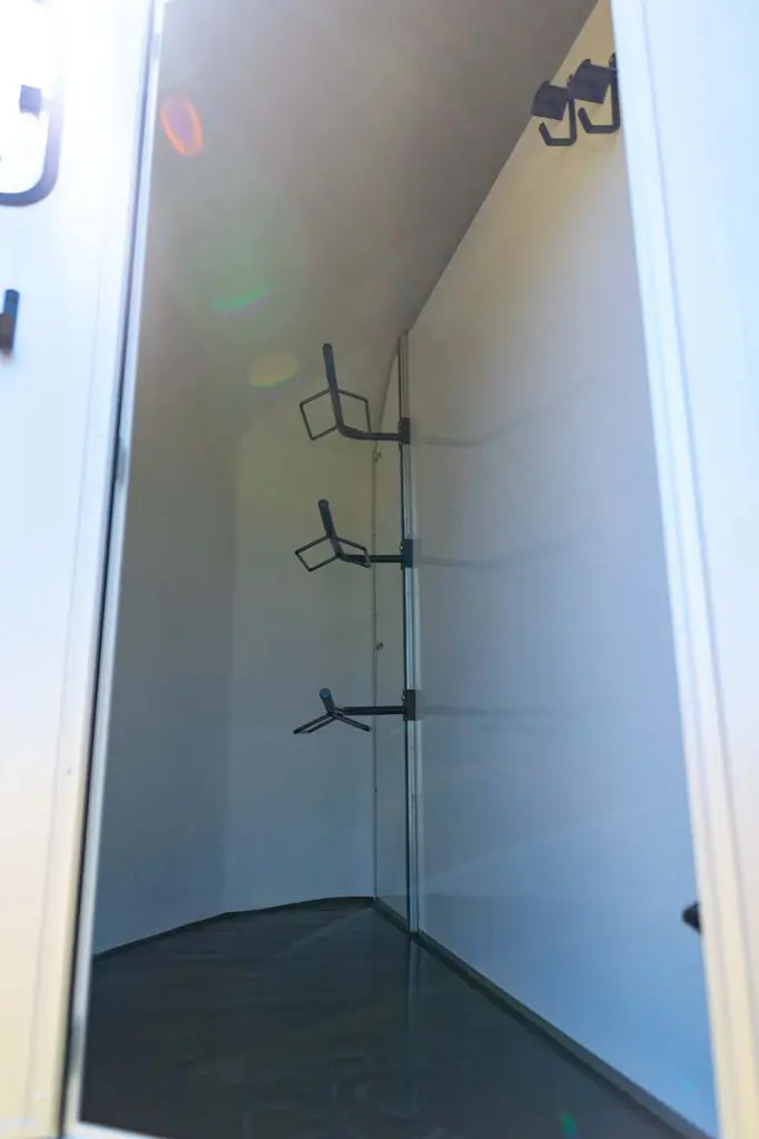 3 seater van with diagonal loading, maximum horse freedom 3 3 seater van with diagonal loading, maximum horse freedom 3