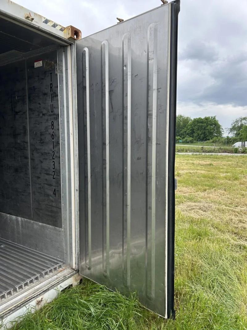 2009 40′ high cube refrigerated storage container – ccr18757 2009 40′ high cube refrigerated storage container – ccr18757
